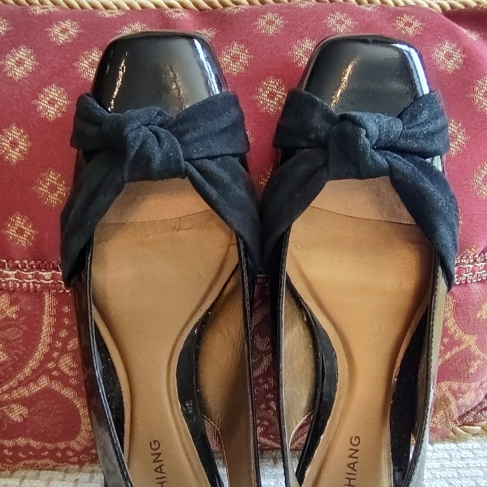 Arturo Chiang 8.5 Black Patent Leather Elastic Slingback Flats! - Picture 2 of 10